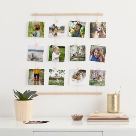 Vytvorte si DIY moderný vešiak na plagáty s KODAK MOMENTS a získajte personalizovaný darček za pár minút